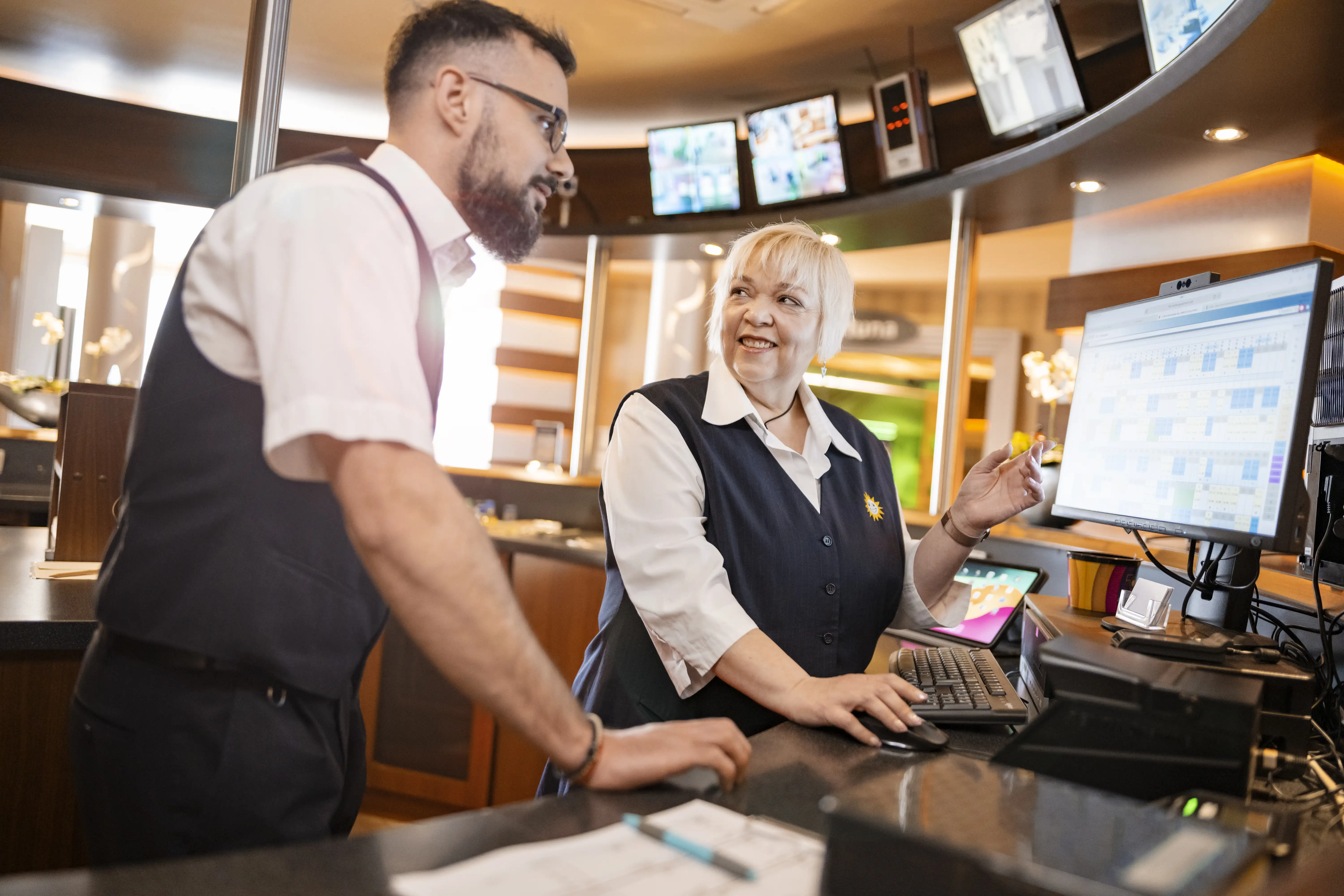 merkur-group-karriere-stellenanzeige-filialmanagement-bildA