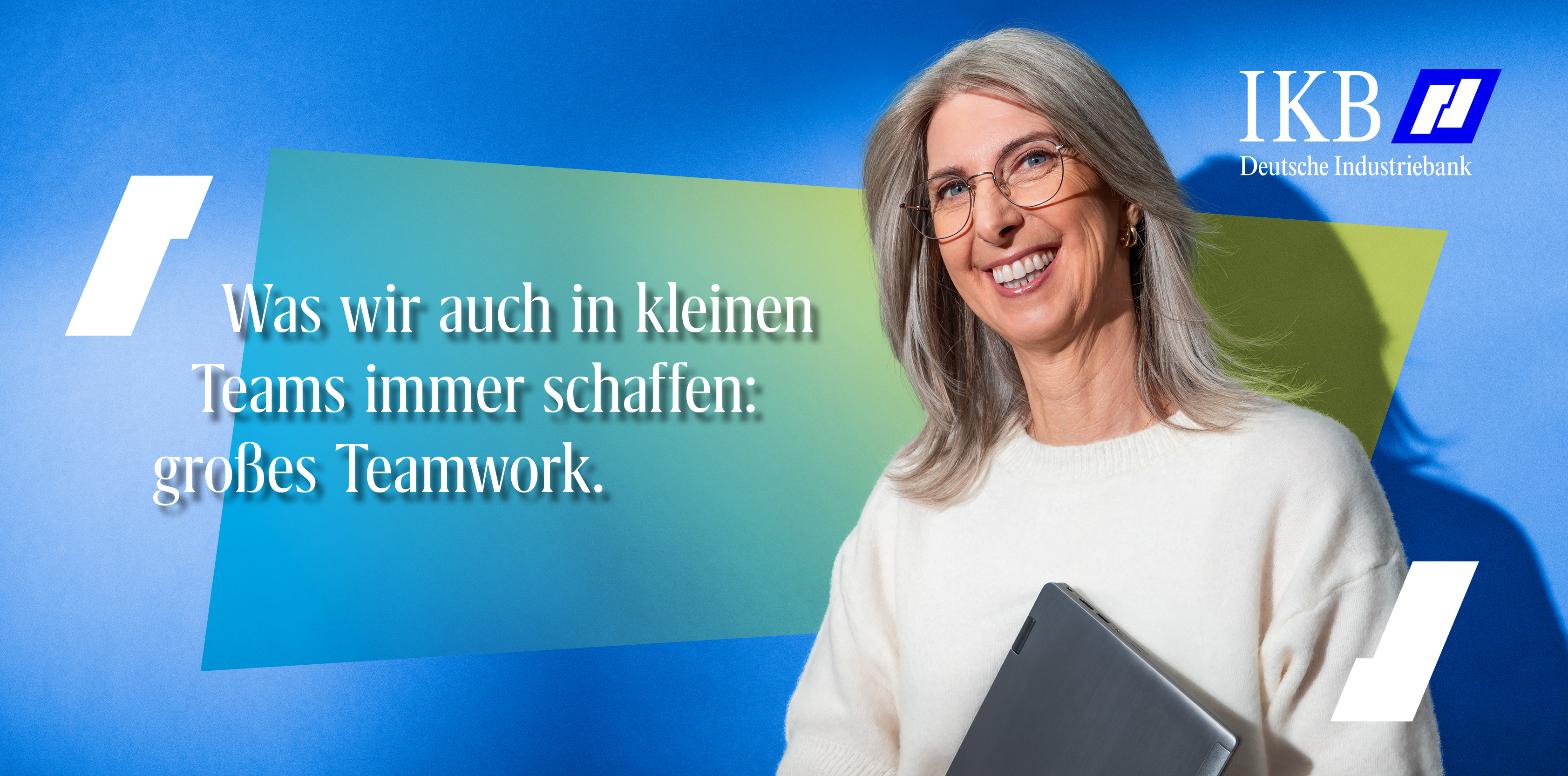 Headerbild: Mitarbeiter im Portrait mit dem Text: 'Was du nach 18 Monaten kannst? Hierbleiben zum Beispiel.'